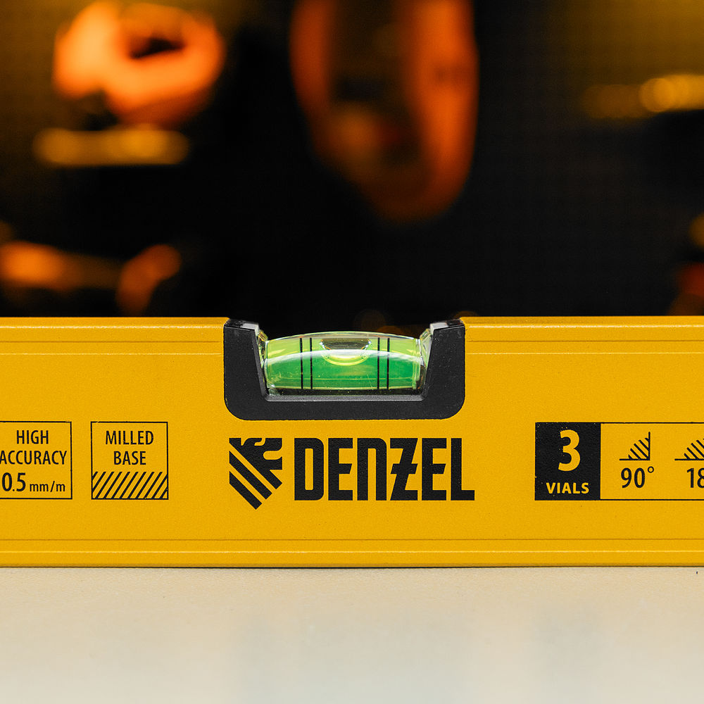 Уровень алюминиевый, магнит, фрезерованный, 3 глазка (1 зеркал.) 0,5 мм/м, 1000 мм Denzel (33693)