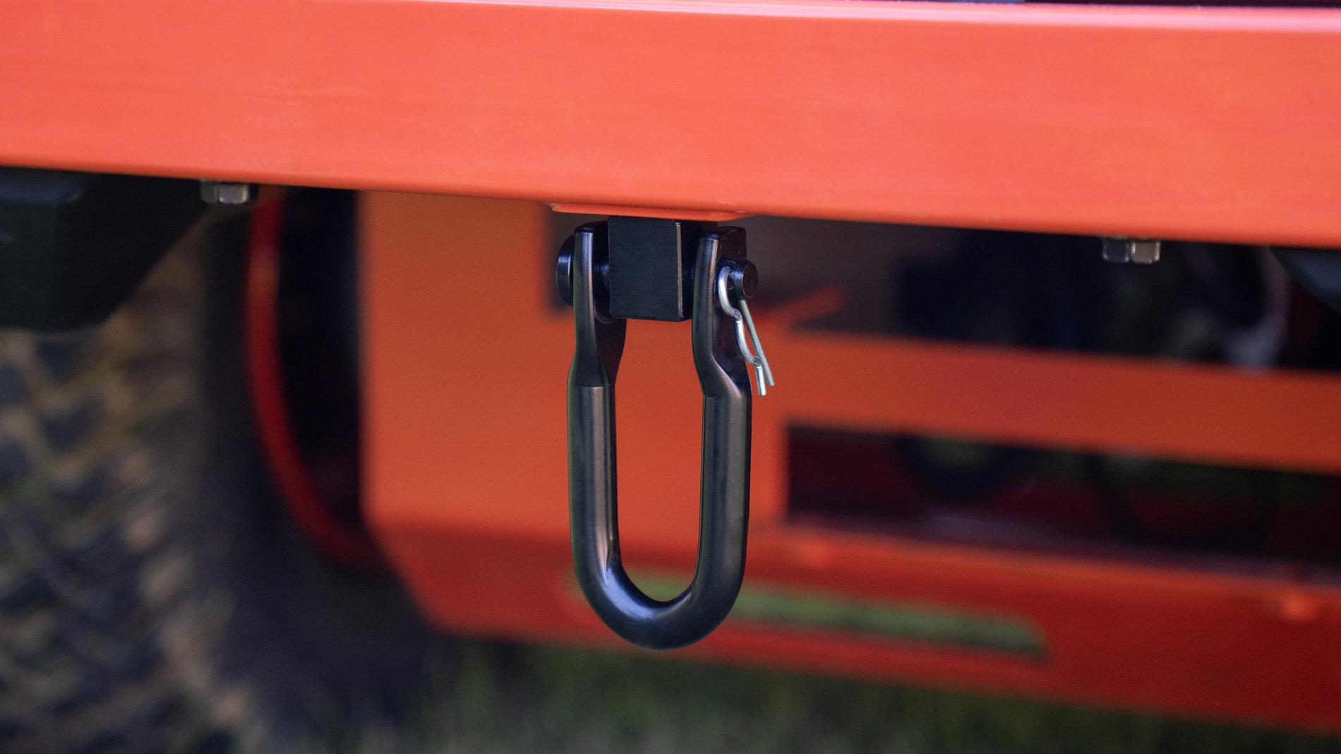 Райдер газонокосилка ZTR аккумуляторная ZTRX6-M-EU, 107см, с 4 АКБ 12Ач и зу 1600Вт, SENIX