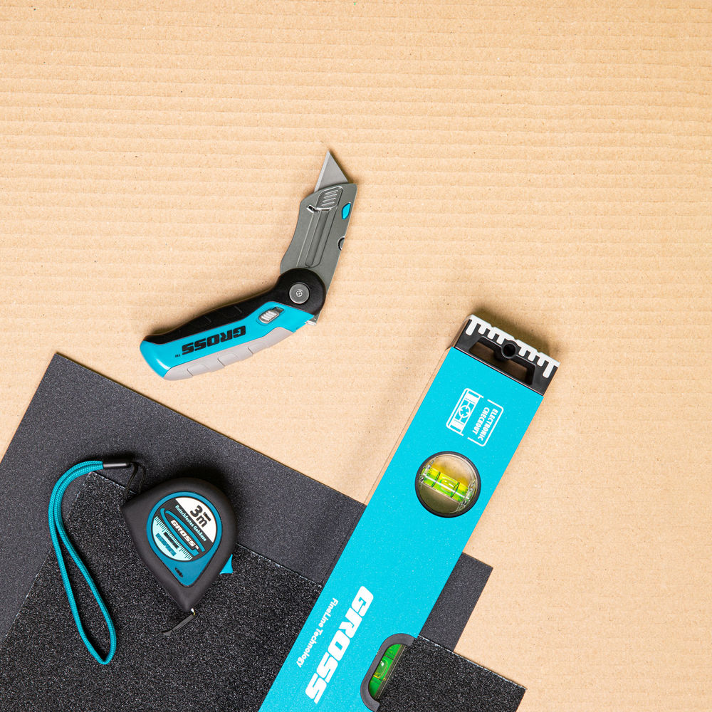 Нож ремонтно-монтажныйный, складной, трехкомпонентная рукоятка, контейнер-держатель для лезвий, 175 мм, 2 запасных лезвия Gross (78882)