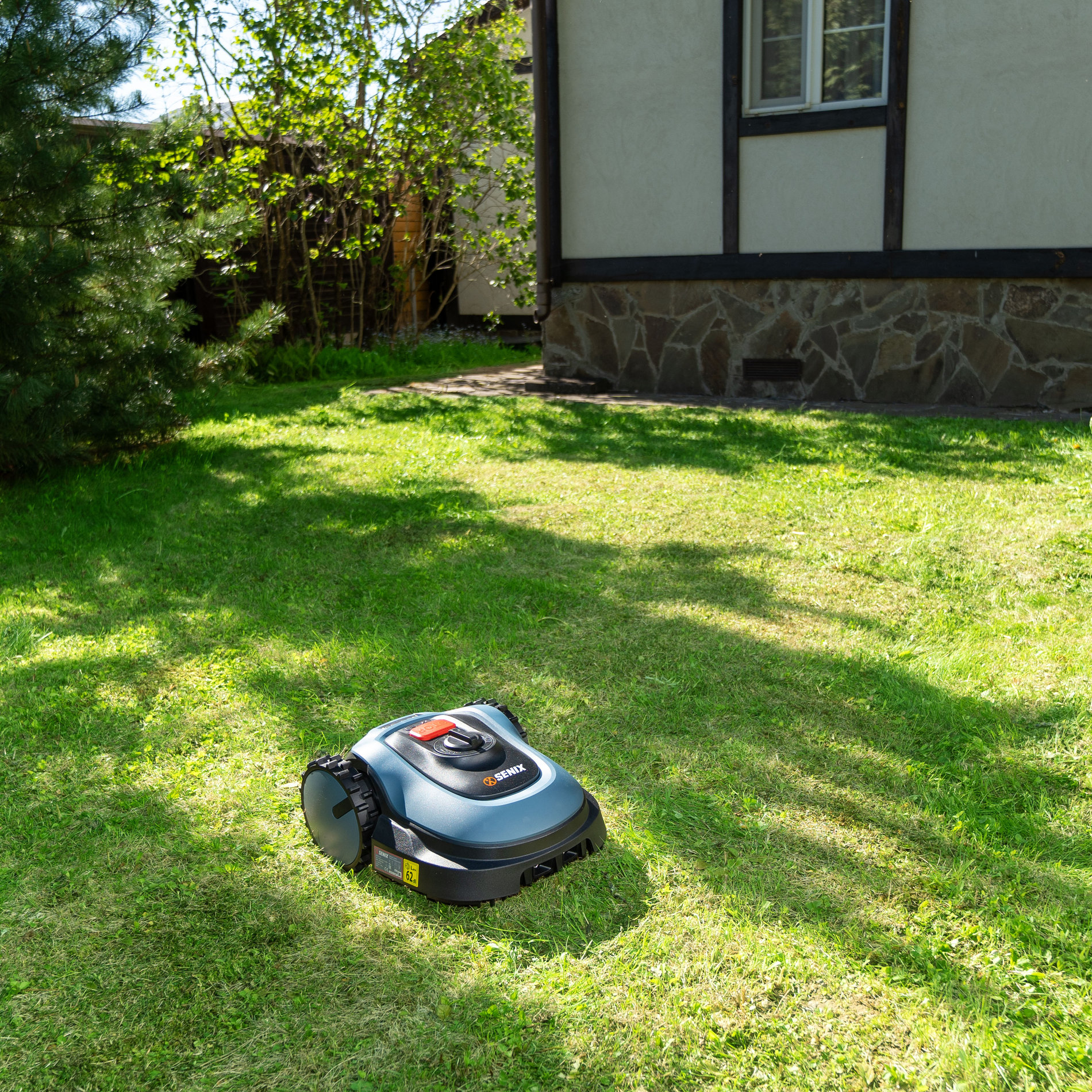 Робот газонокосилка, 18 см, встроенный аккумулятор 2,5 Ач, Зарядная станция. X2 20В