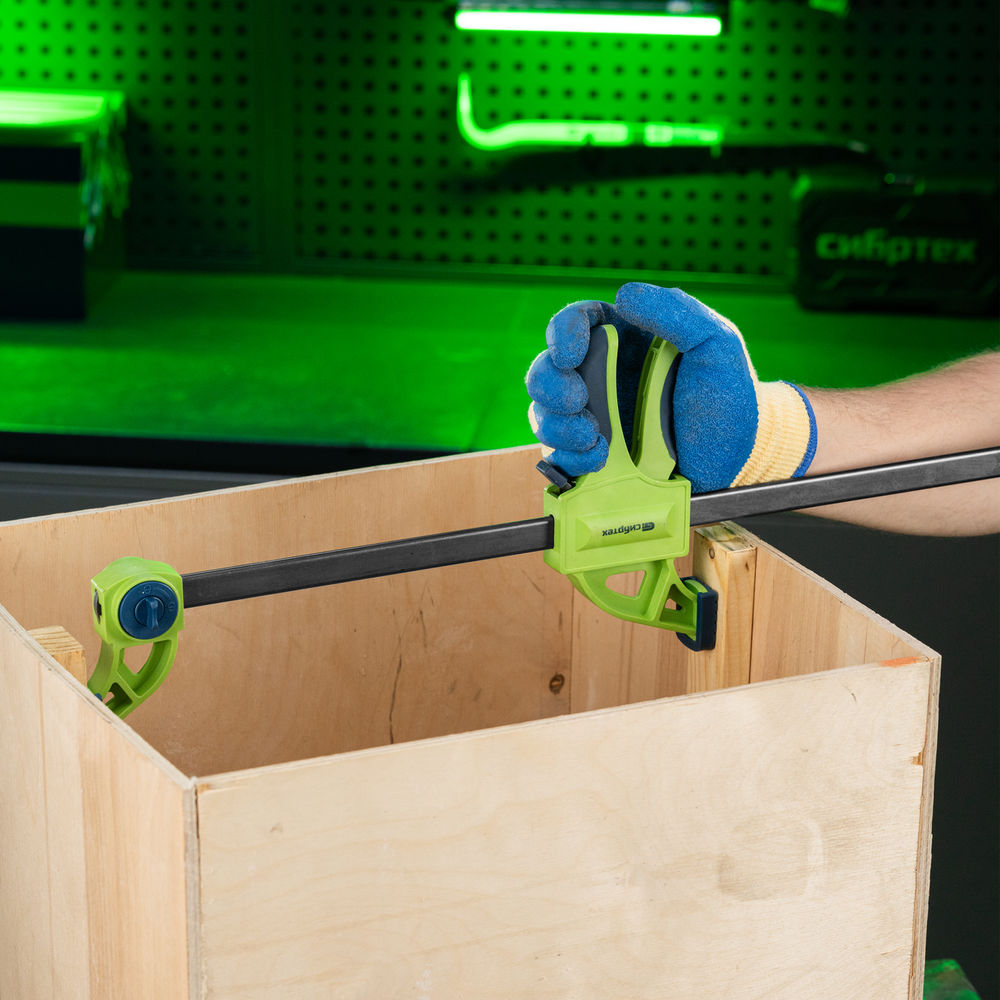 Струбцина F-образная, быстрозажимная, 900 х 70 х 1130 мм, пластиковый корпус, фиксатор, двухкомпонентная рукоятка Сибртех (20568)