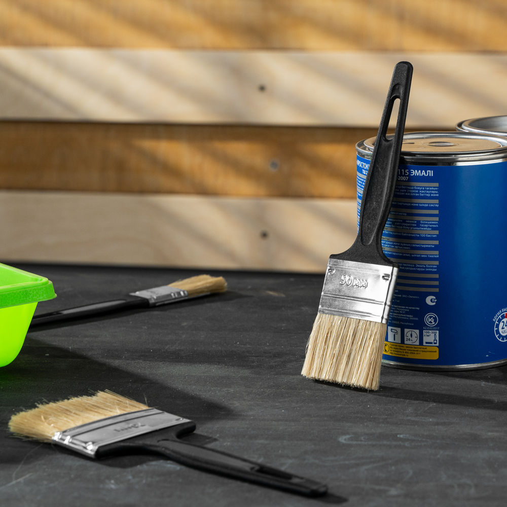 Кисть флейцевая Стандарт, 50 х 6 мм, натуральная щетина, пластиковая ручка Сибртех (82504)