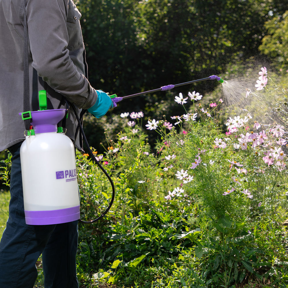Опрыскиватель ручной усиленный с горловиной 5 л, с насосом, шлангом и разбрызгивателем Palisad (64745)