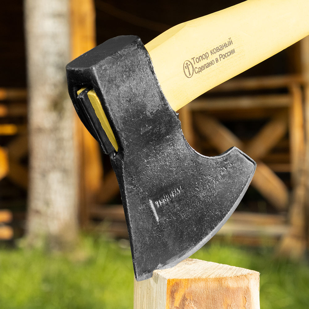 Топор кованный, в сборе, 1100/1480 г, деревянное топорище, 520 мм, таежный Тигр, г. Вача Россия