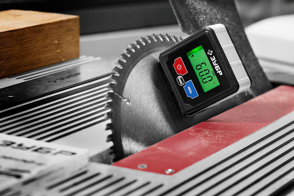 Электронный уровень-уклономер МИКРО, 4 Х 90°, ±0.1 ЗУБР Профессионал 34743_z01