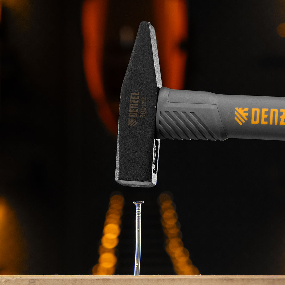 Молоток слесарный, 300 г, кованый, фибергласовая рукоятка c TPR покрытием Denzel (10483)