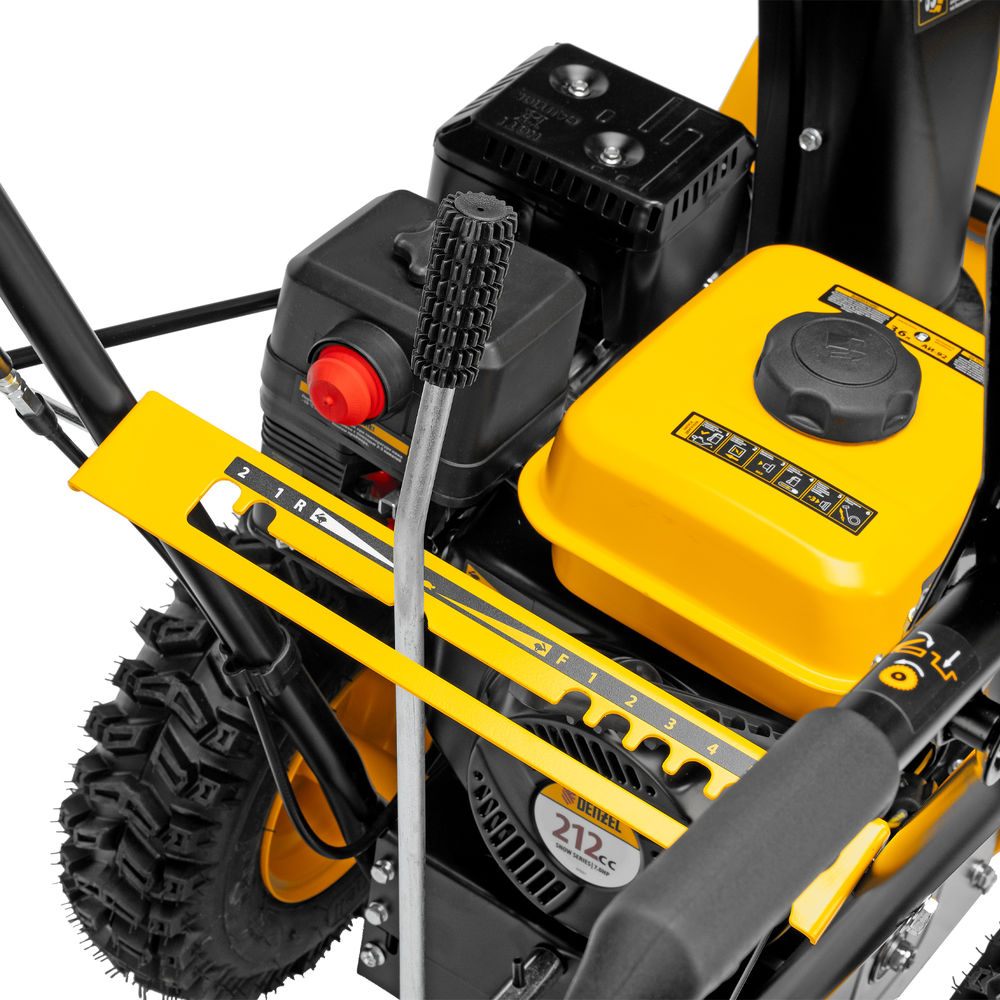 Бензиновая снегоуборочная машина SB 560, 212 cc, ручной старт Denzel (97651)