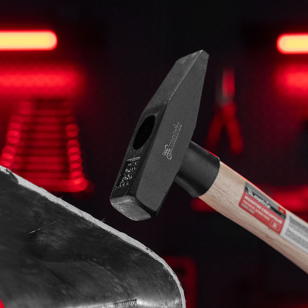 Молоток слесарный, 500 г, квадратный боек, деревянная рукоятка Matrix