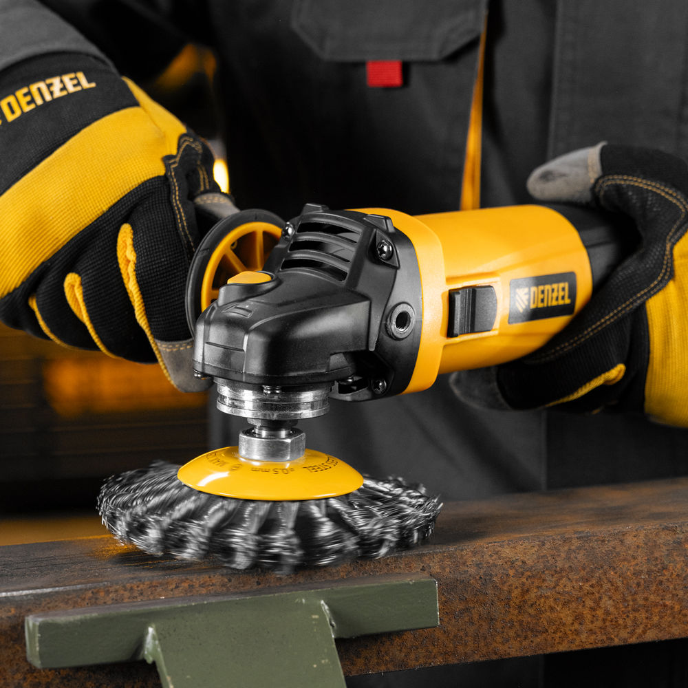 Щетка для УШМ, 125 мм, Тарелка, крученая нержавеющая проволока 0.5 мм, М14 Denzel (746113)