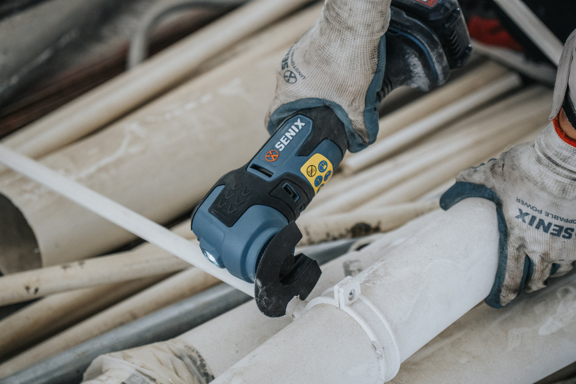 Реноватор (многофункциональный инструмент), с 1 АКБ, 1 ЗУ X2 20В