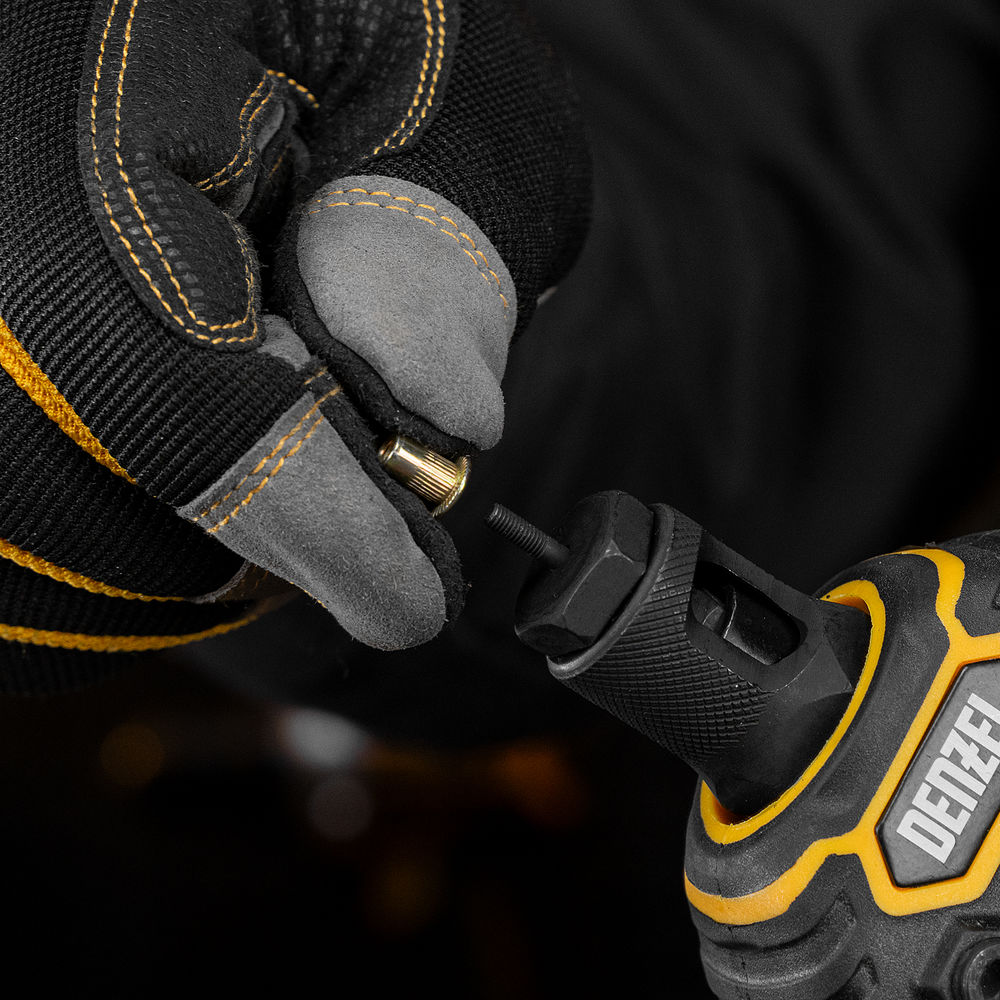 Заклепки резьбовые, стальные, оцинкованные, М3, пластиковый кейс, 200 шт. Denzel (40600)