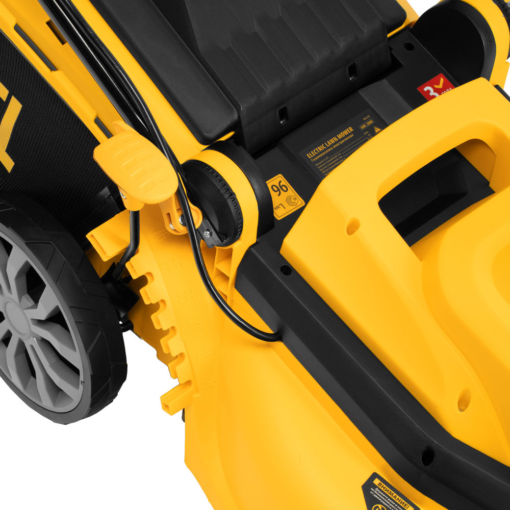 Газонокосилка электрическая GMC-2000, шир. 44см, 2000 Вт, 6 уров., травосб. 45 л Denzel (96630)