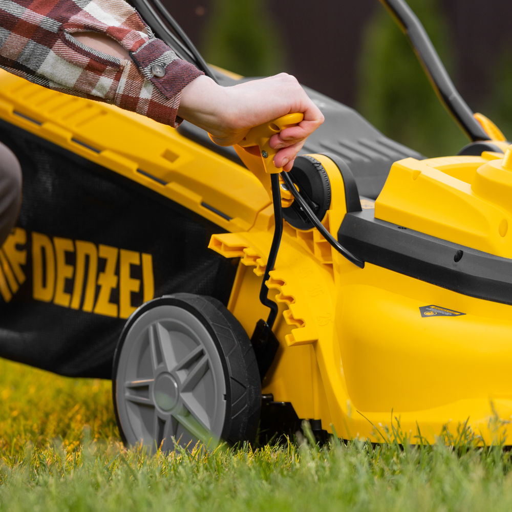 Газонокосилка электрическая GMC-1800, шир. 38см, 1800 Вт, 6 уров., травосб. 35 л Denzel (96629)