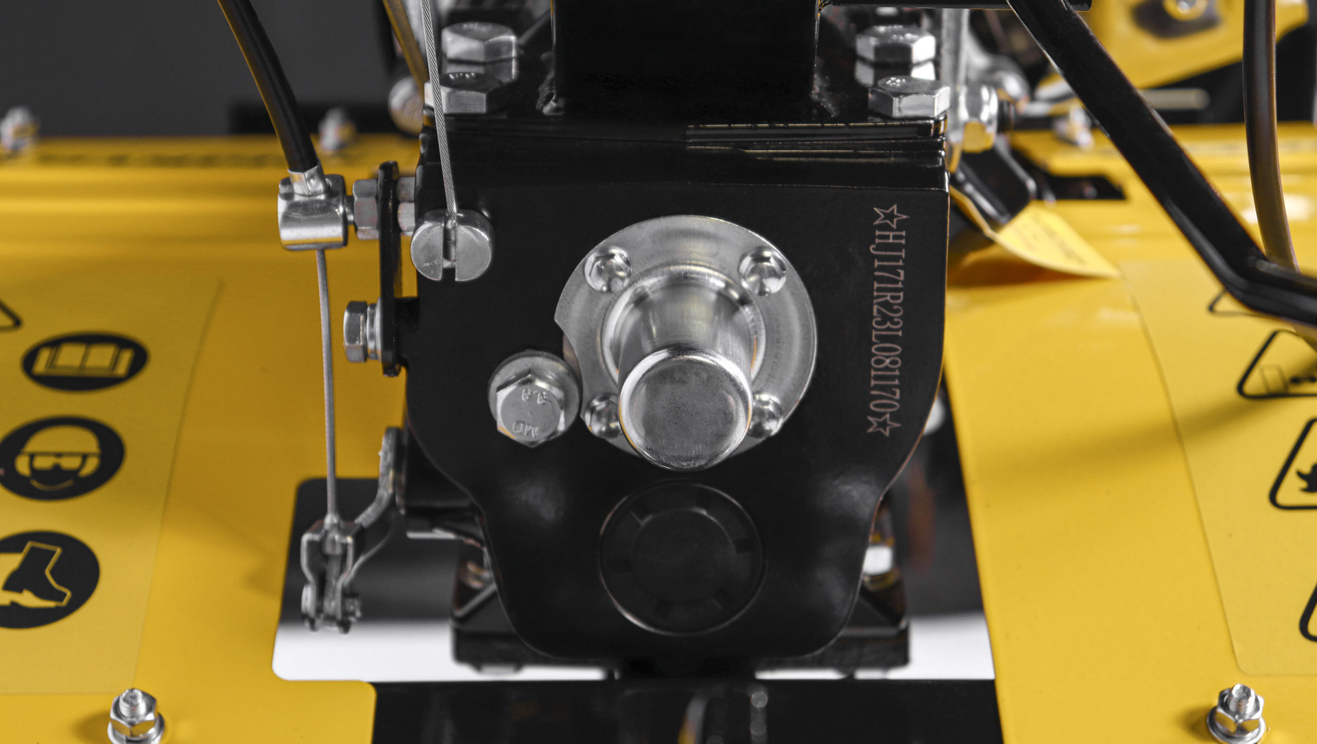 Мотоблок Champion BC7723/1 (7лс 2F/1R 85см 35см 3,6л 71кг, колеса 4/10 ВОМ) (BC7723/1)