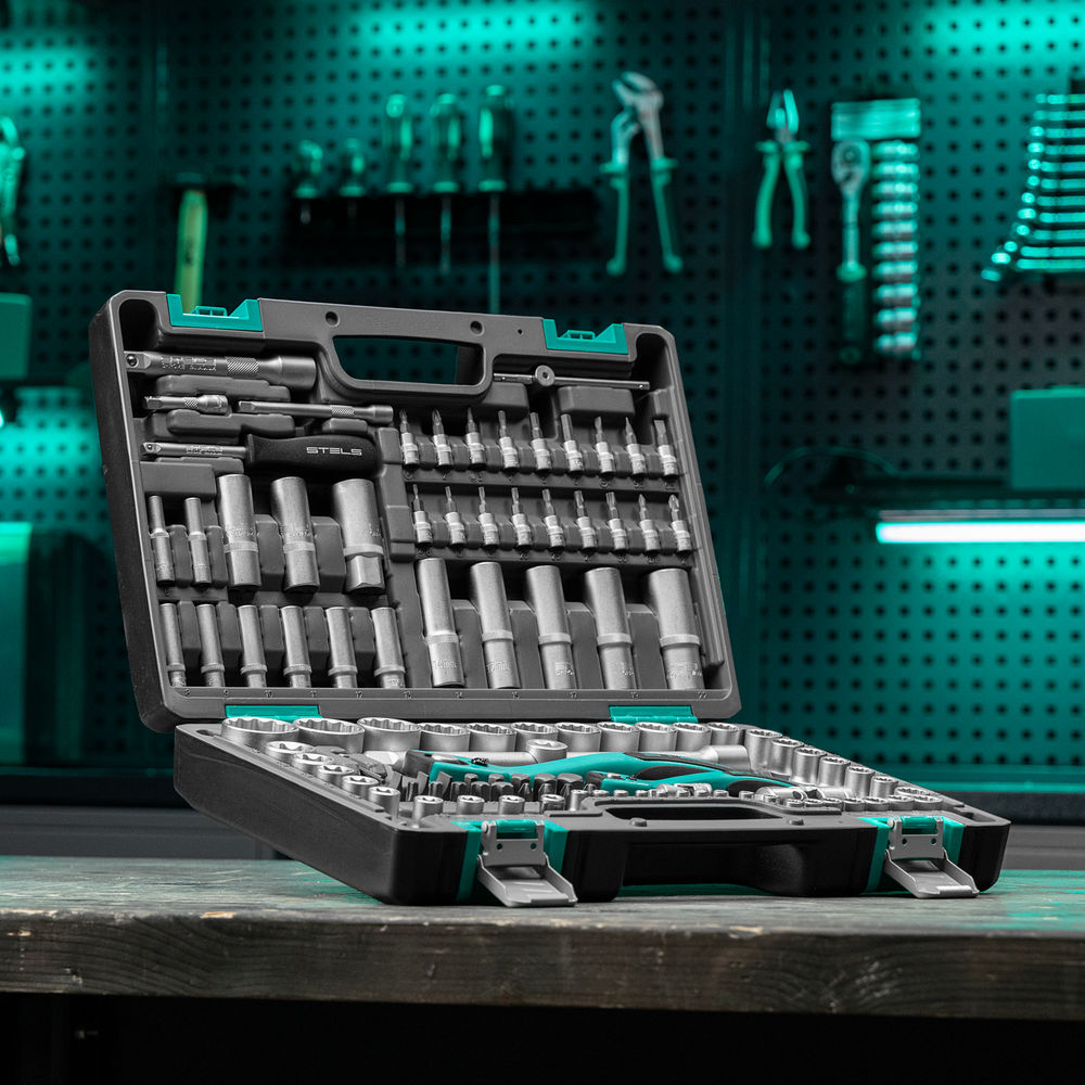Набор инструментов 1/2, 1/4, CrV, 12 гранные головки, пластиковый кейс, 109 предмета Stels