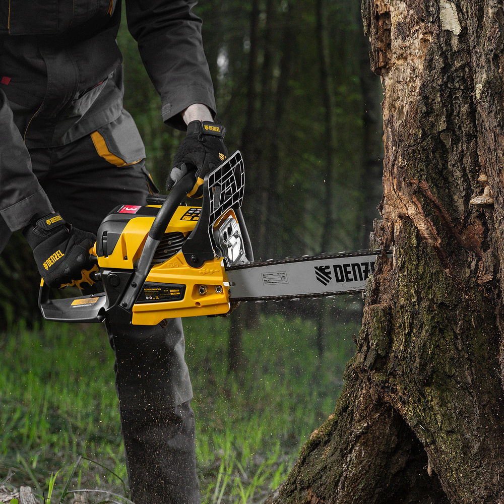Пила цепная бензиновая DS-5218, шина 45 см, 52 см3, 3 л.с, шаг 0,325, паз 1,5 мм, 72 звена Denzel (95237)