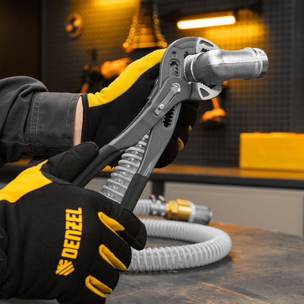 Клещи переставные, кнопочный механизм, обливные рукоятки, 300 мм Denzel (17907)