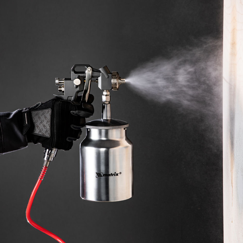 Краскораспылитель пневматический с нижним бачком V 1, 0 л, сопло D 1.2, 1.5 и 1.8 мм Matrix (57316)