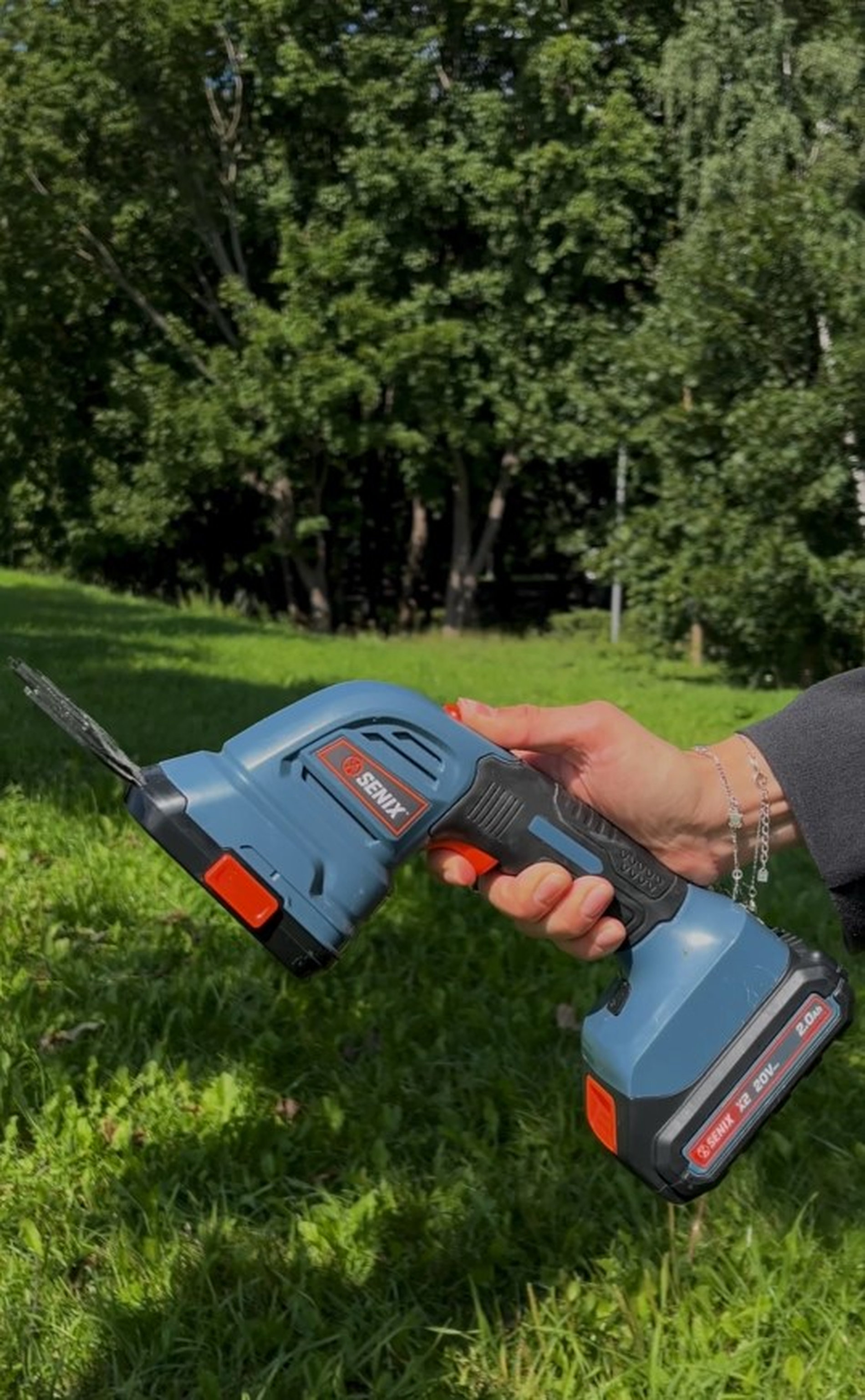 Садовые ножницы-кусторез аккумуляторные, 96 мм/ 196 мм X2 18В