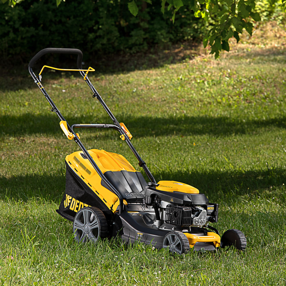 Газонокосилка бензиновая GLD-460, 146 куб.см, ширина 46 см, ручная, 7 уровней, травосборник 50 л Denzel (58802)