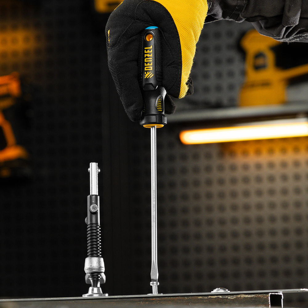 Отвертка, SL5x150 мм, S2, 3к рукоятка Denzel (121977)