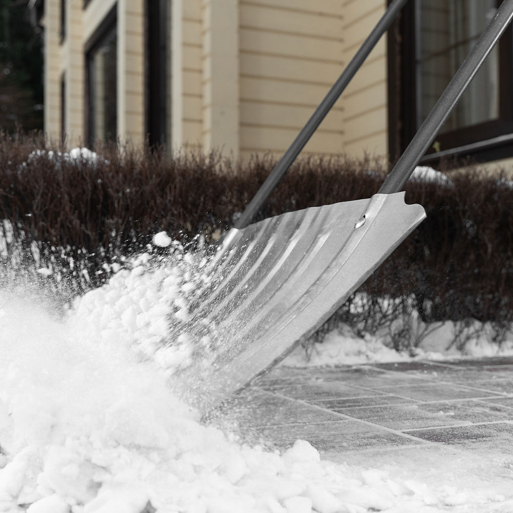 Движок для уборки снега оцинкованный, 735x385x1120 мм, стальная рукоятка, Сибртех (61698)