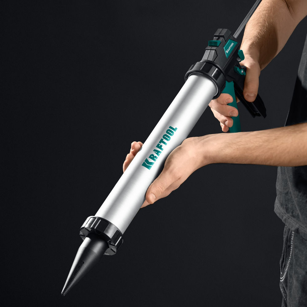 Закрытый пистолет для герметика ULTRA, 310 мл, прямой забор, регулировка силы давления, вариативная антикапельная система KRAFTOOL 06677-31