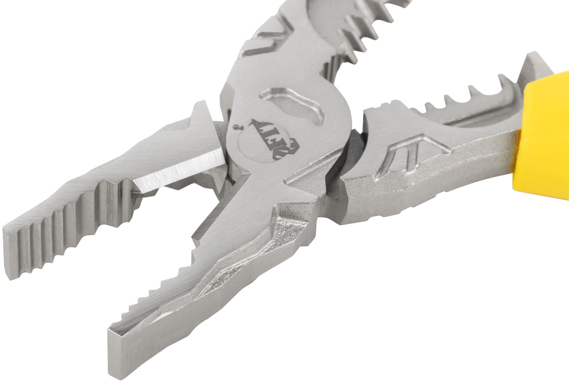 Плоскогубцы комбинированные многофункциональные, эксцентриковый шарнир, прорезинен. ручки, Профи 180 мм (51015)