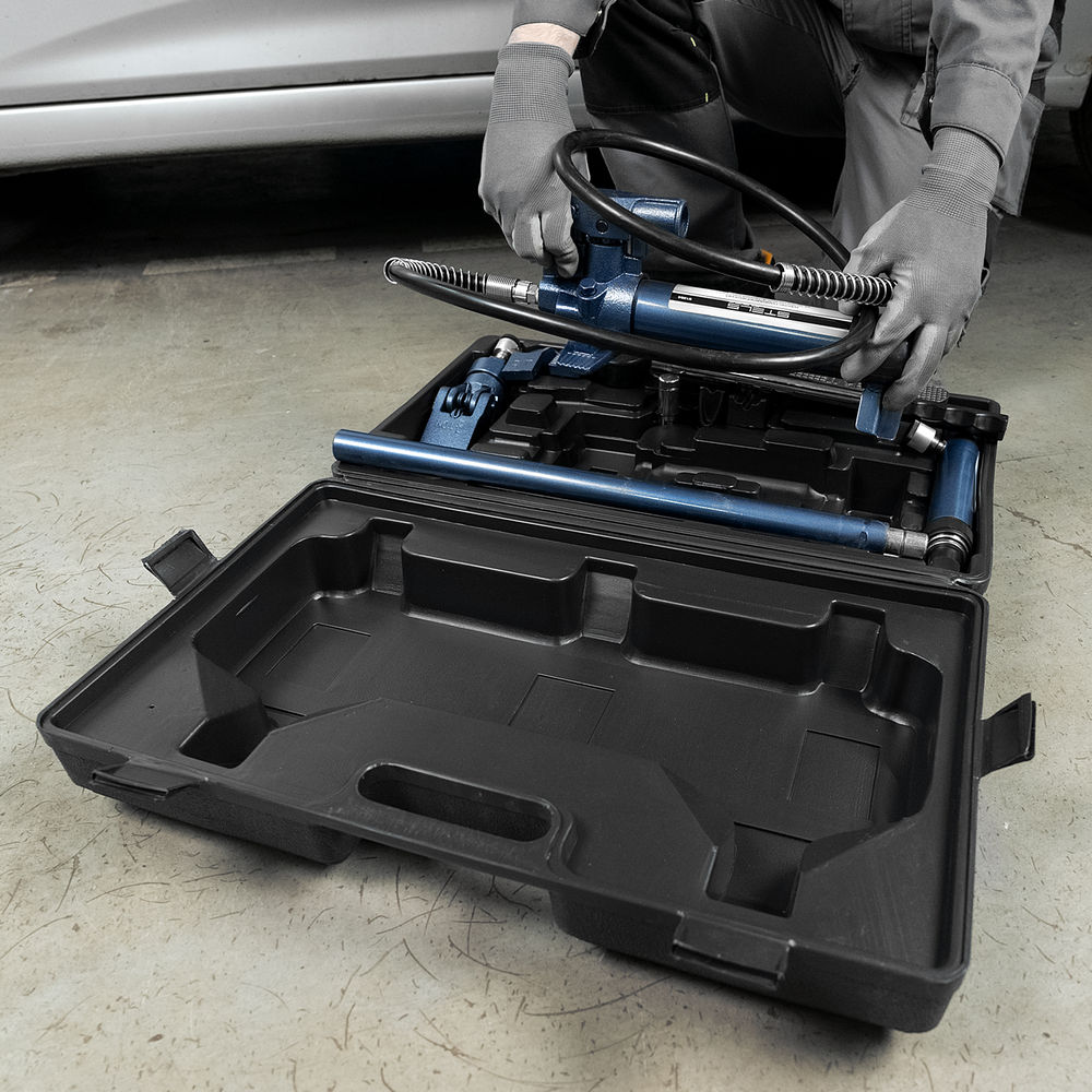 Растяжка гидравлическая, 4 т, набор из 17 предметов, 7 сменных насадок, в пластиковом кейсе Stels (51354)