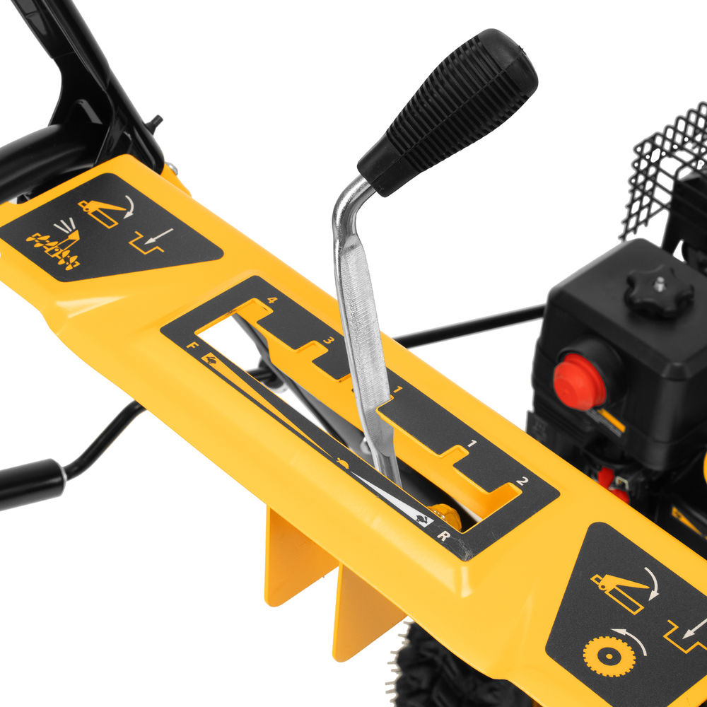 Бензиновая снегоуборочная машина SBM 610, 212 cc, ручной старт, фара Denzel (97653)