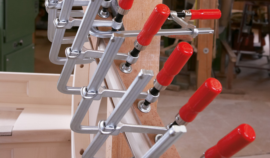 Струбцина цельнометаллическая classiX 400/120, 5 кН, деревянная ручка GS40 BE-GS40