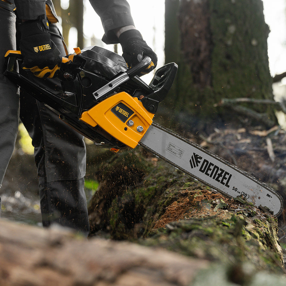 Пила цепная бензиновая DGS-5820, шина 50 см, 58 см3, 4.1 л.с, шаг 0.325, паз 1.5 мм, 76 звеньев Denzel (95235)