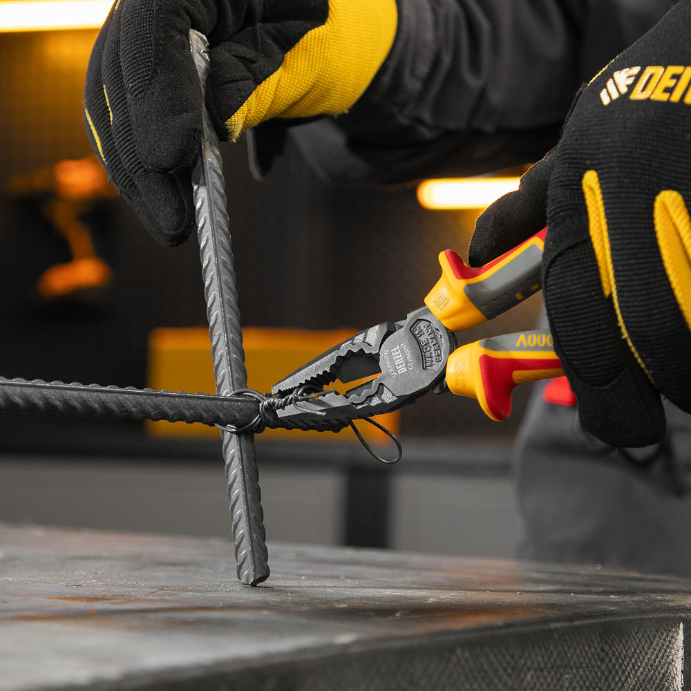 Плоскогубцы комбинированные, диэлектрические трехкомпонентные рукоятки до 1000 В, 180 мм Denzel (17086)