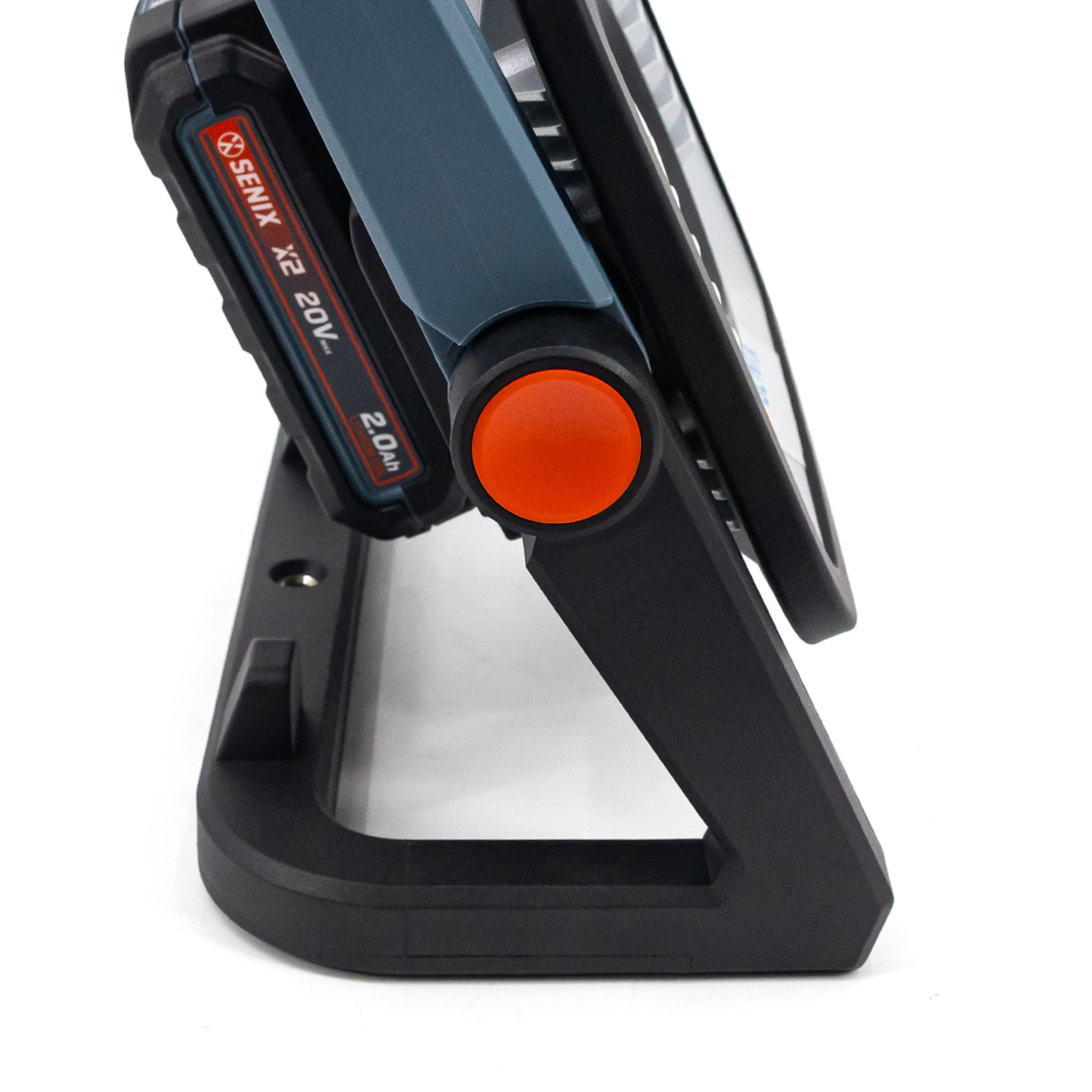 Прожектор портативный, без АКБ и ЗУ X2 20В