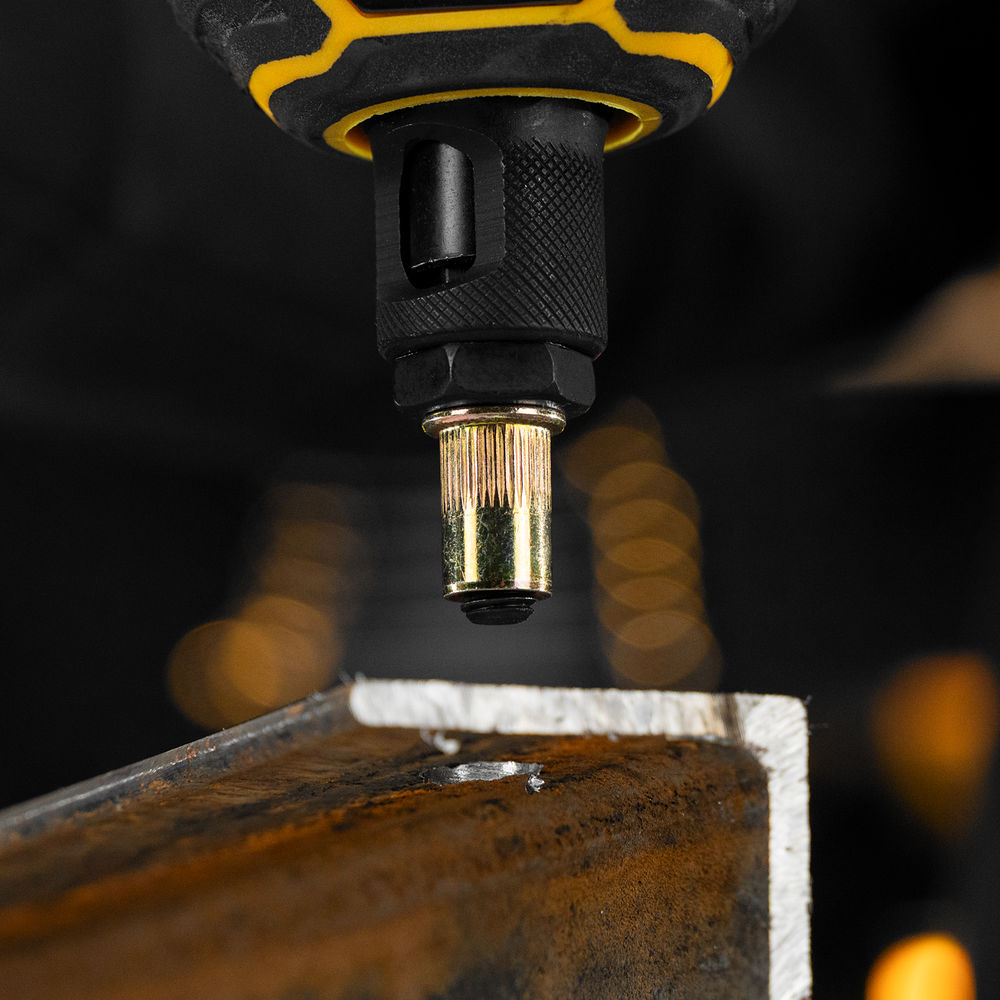 Заклепки резьбовые, стальные, оцинкованные, М8, пластиковый кейс, 40 шт. Denzel (40604)