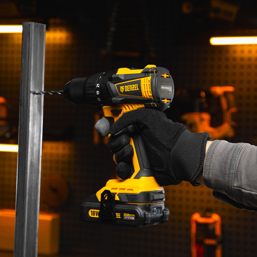 Дрель-шуруповерт аккумуляторная, бесщет. BLDL-IB-18-0, Li-Ion, 18 В Denzel (26122)