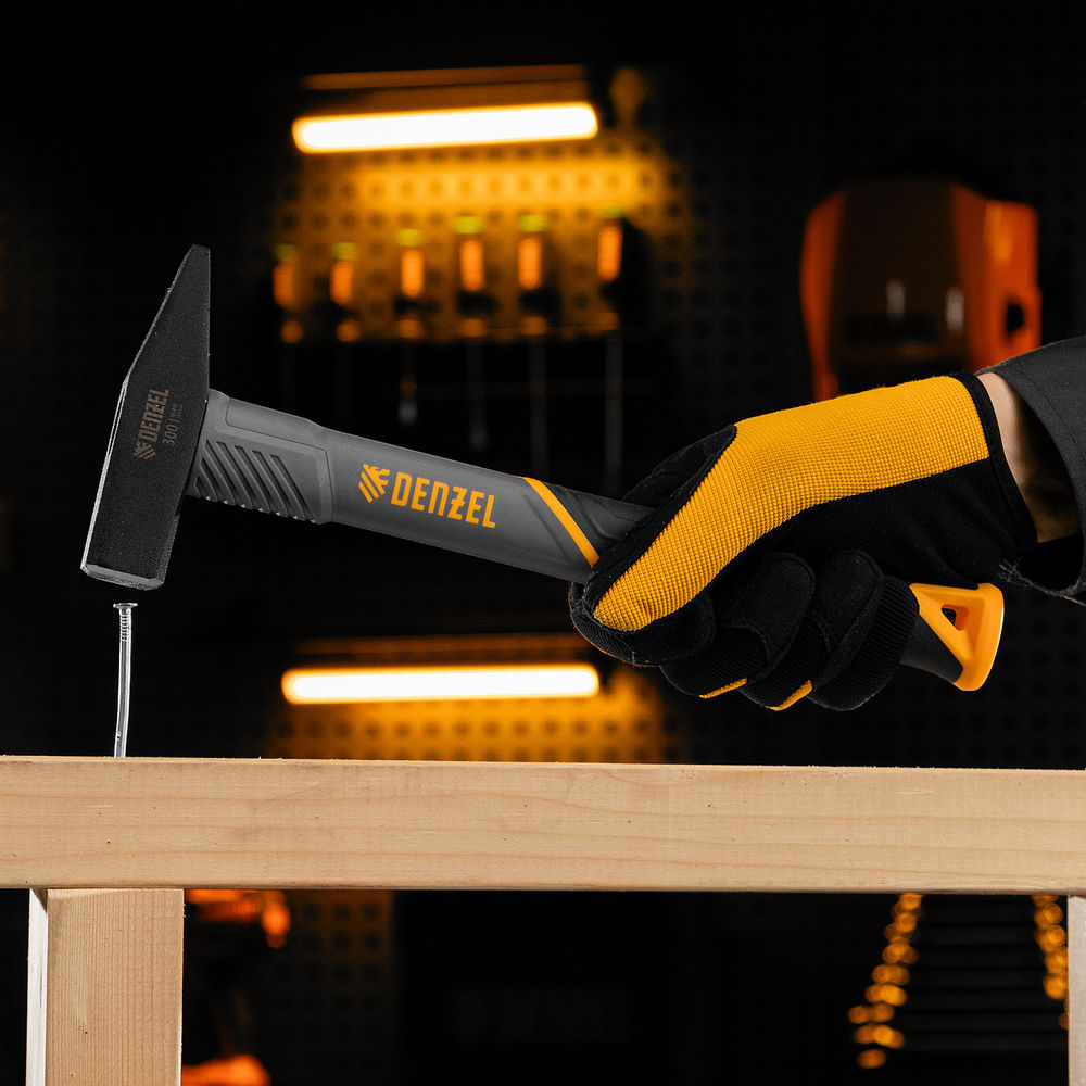 Молоток слесарный, 300 г, кованый, фибергласовая рукоятка c TPR покрытием Denzel (10483)