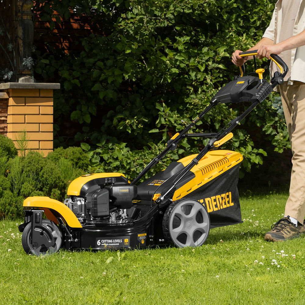 Бензиновая газонокосилка GLT-460SP-T, Trike 149 см3, 46 см, привод, панель, 60л Denzel  (58810)