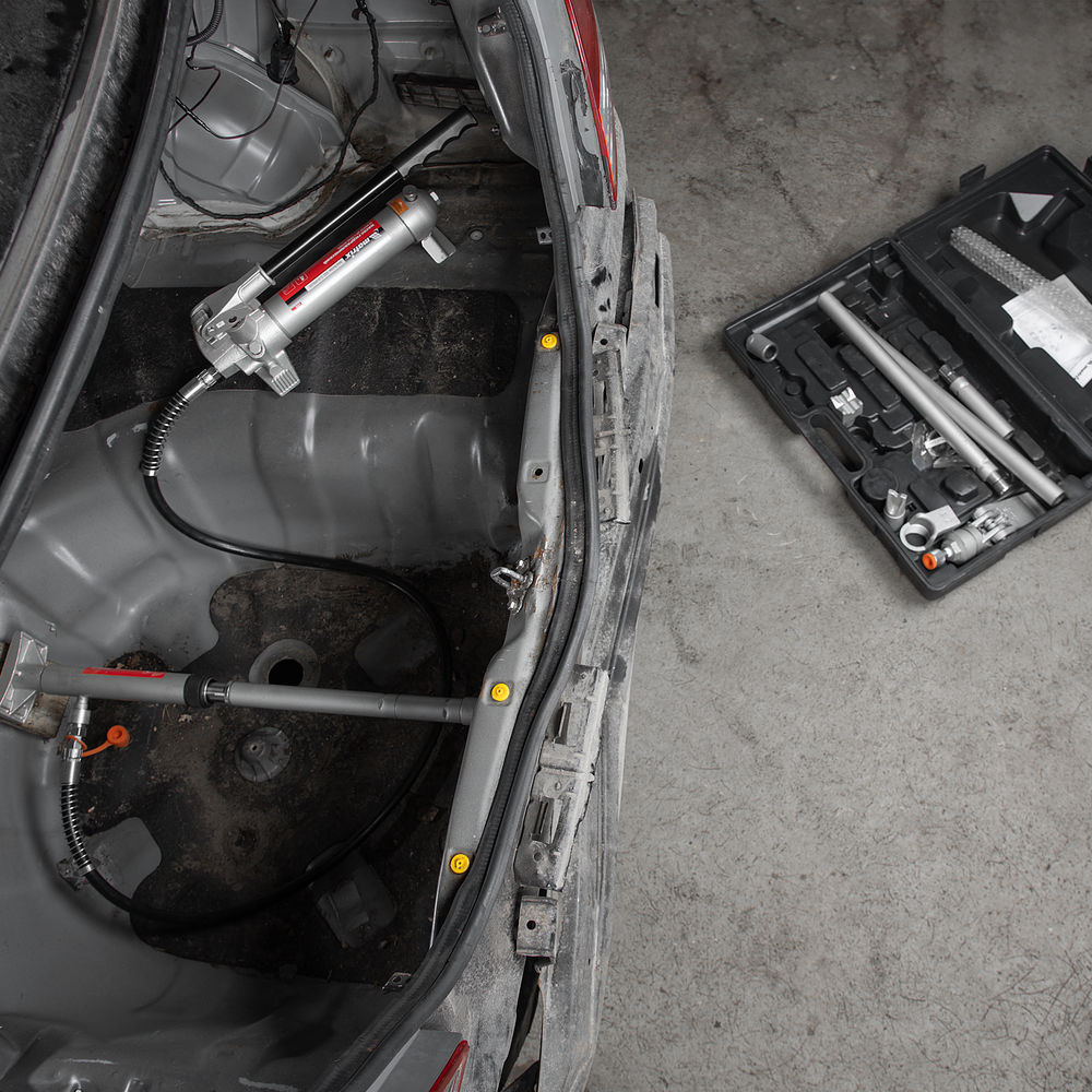 Растяжка гидравлическая, 4 т, набор из 17 предметов, 7 сменных насадок, в пластиковом кейсе Matrix (513345)