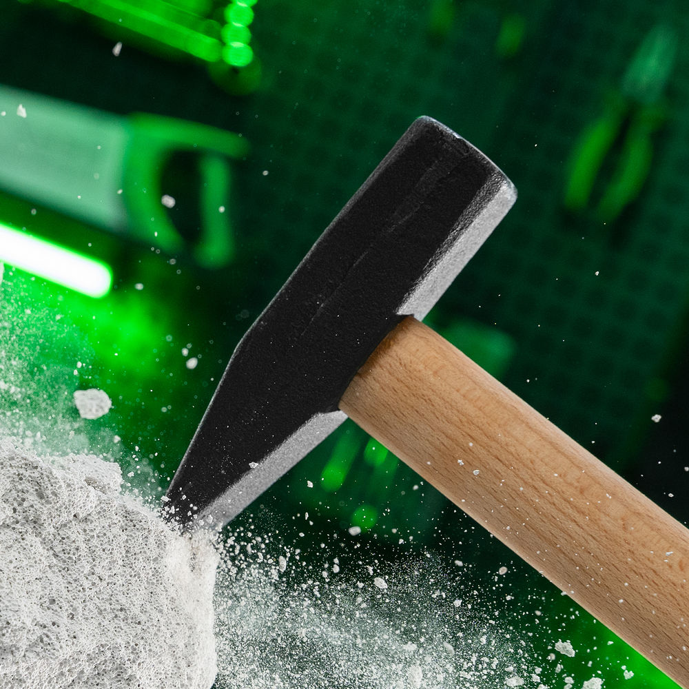 Молоток слесарный 800 г, квадратный боек, деревянная рукоятка Сибртех