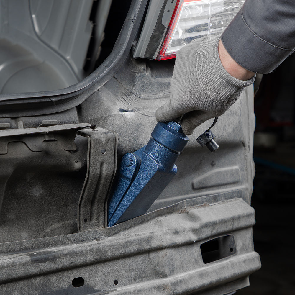 Растяжка гидравлическая, 10 т, набор из 17 предметов, 7 сменных насадок, в металлическом кейсе Stels (51353)