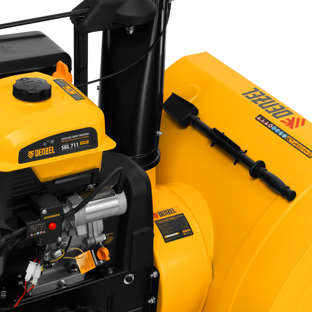 Бензиновая снегоуборочная машина SBL 711D PRO, 302cc, эл.старт, фара, обогрев, блок. дифф. Denzel (97655)