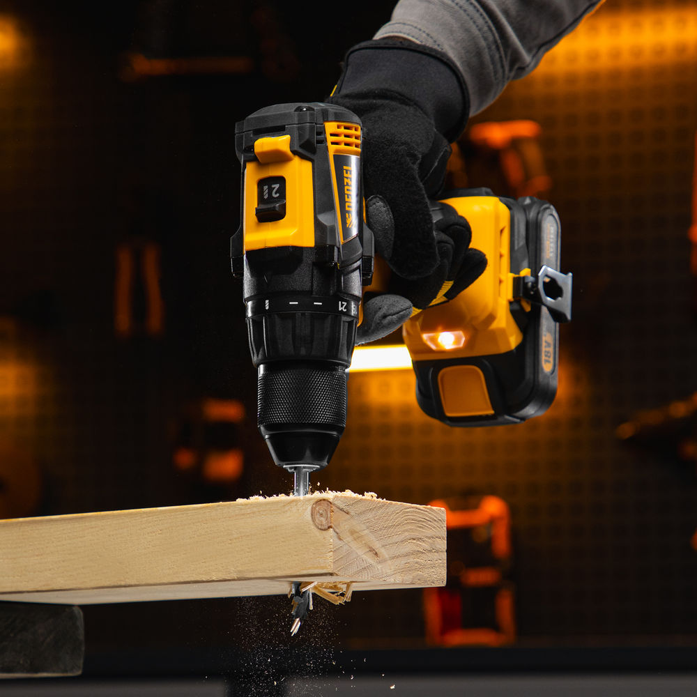 Дрель-шуруповерт аккумуляторная, бесщет. BLDL-IB-18-0, Li-Ion, 18 В Denzel (26122)