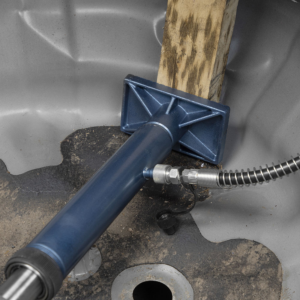 Растяжка гидравлическая, 10 т, набор из 17 предметов, 7 сменных насадок, в пластиковом кейсе на колесах Stels (51356)