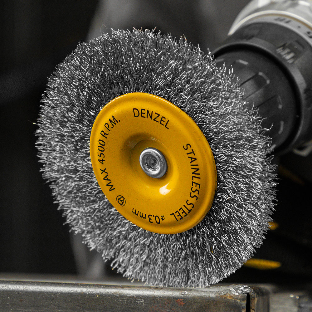 Щетка для дрели 100 мм, Плоская, со шпилькой, нержавеющая витая проволока Denzel (744793)