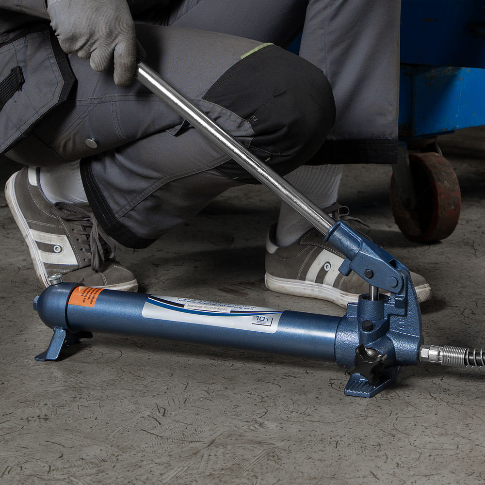 Растяжка гидравлическая, 10 т, набор из 17 предметов, 7 сменных насадок, в металлическом кейсе Stels (51353)