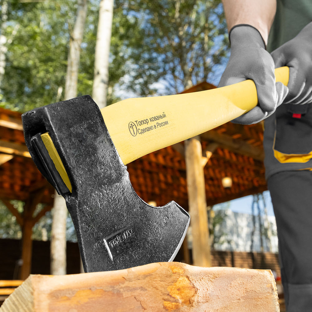 Топор кованный, в сборе, 1100/1480 г, деревянное топорище, 520 мм, таежный Тигр, г. Вача Россия