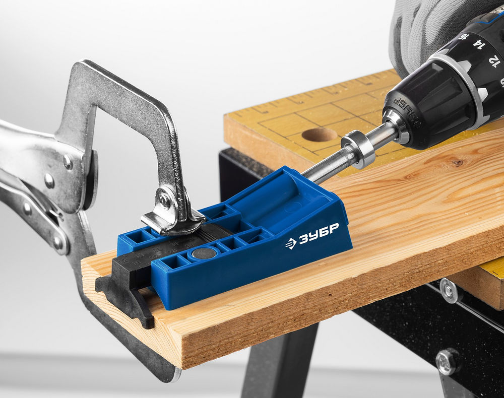 Кондуктор двойной для глухих отверстий два отверстия в кейсе ЗУБР Профессионал 30091