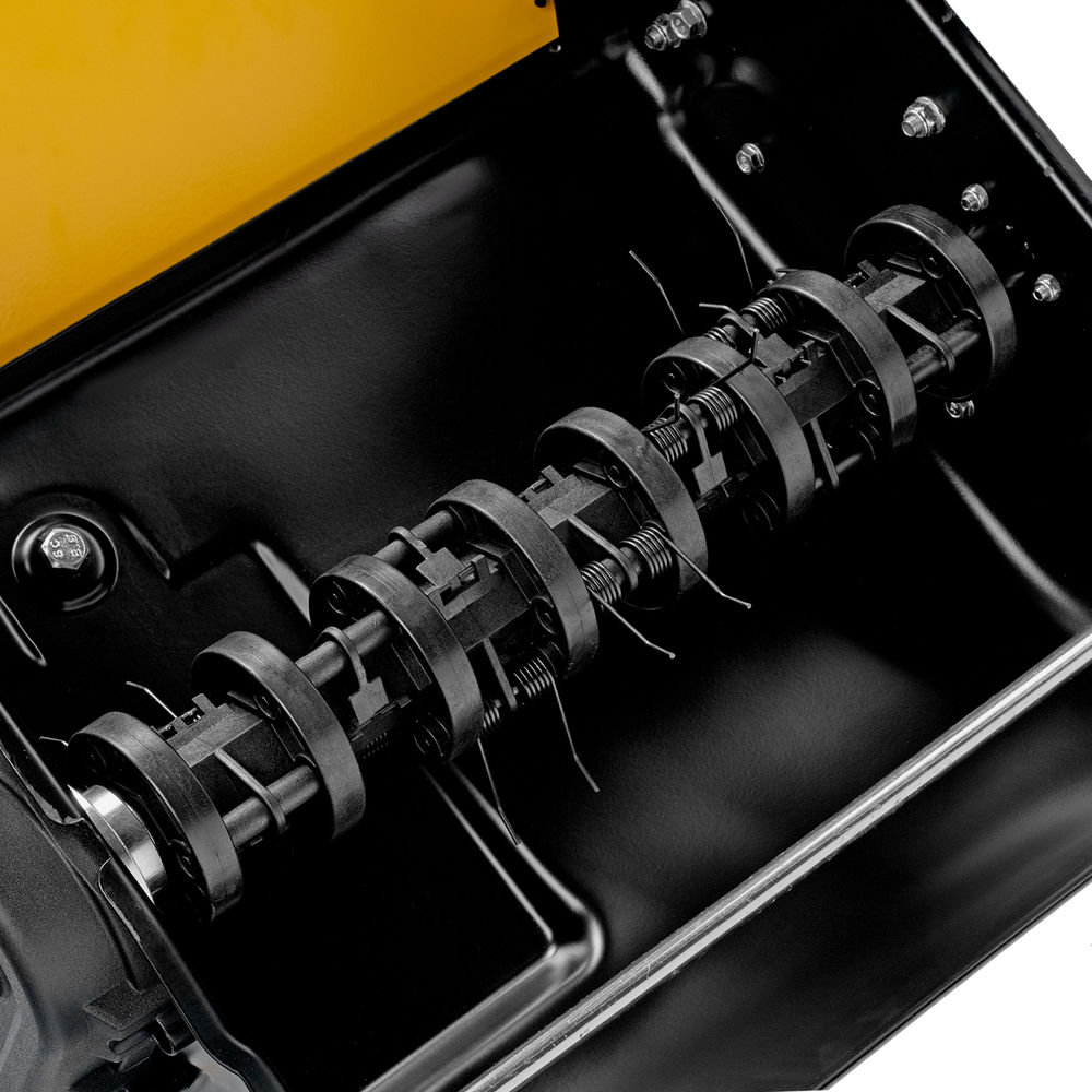 Скарификатор-аэратор бензиновый SAG-400, 212 см3, -15/+10 мм, 40 см Denzel (57802)