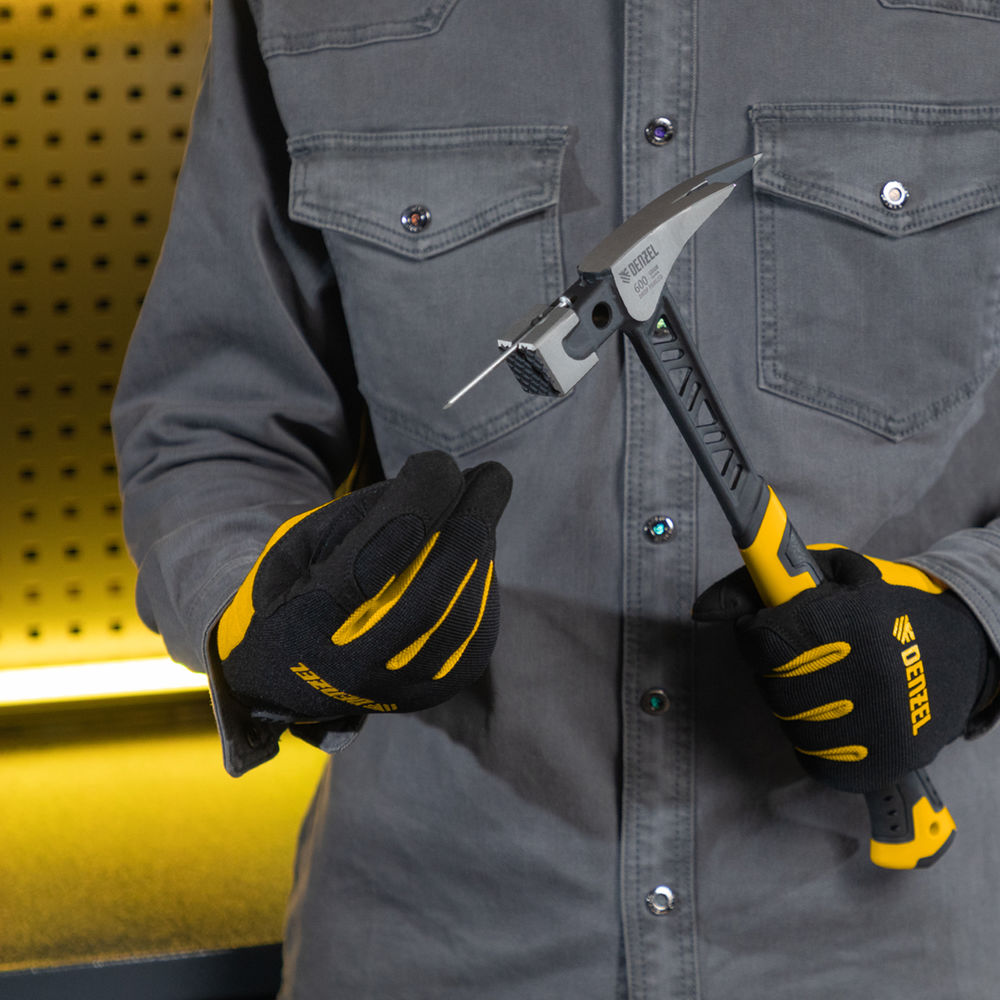 Молоток кровельщика 600 г, цельнокованый, боек с магнитом, двухкомп. обрезин. рук-ка Denzel (10623)